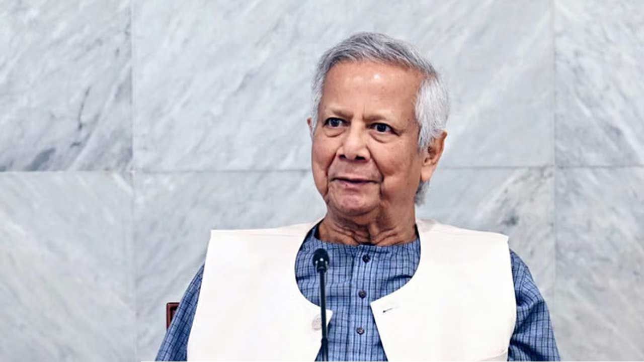 ড. ইউনূসের দেশত্যাগে নিষেধাজ্ঞা চেয়ে আইনি নোটিশ