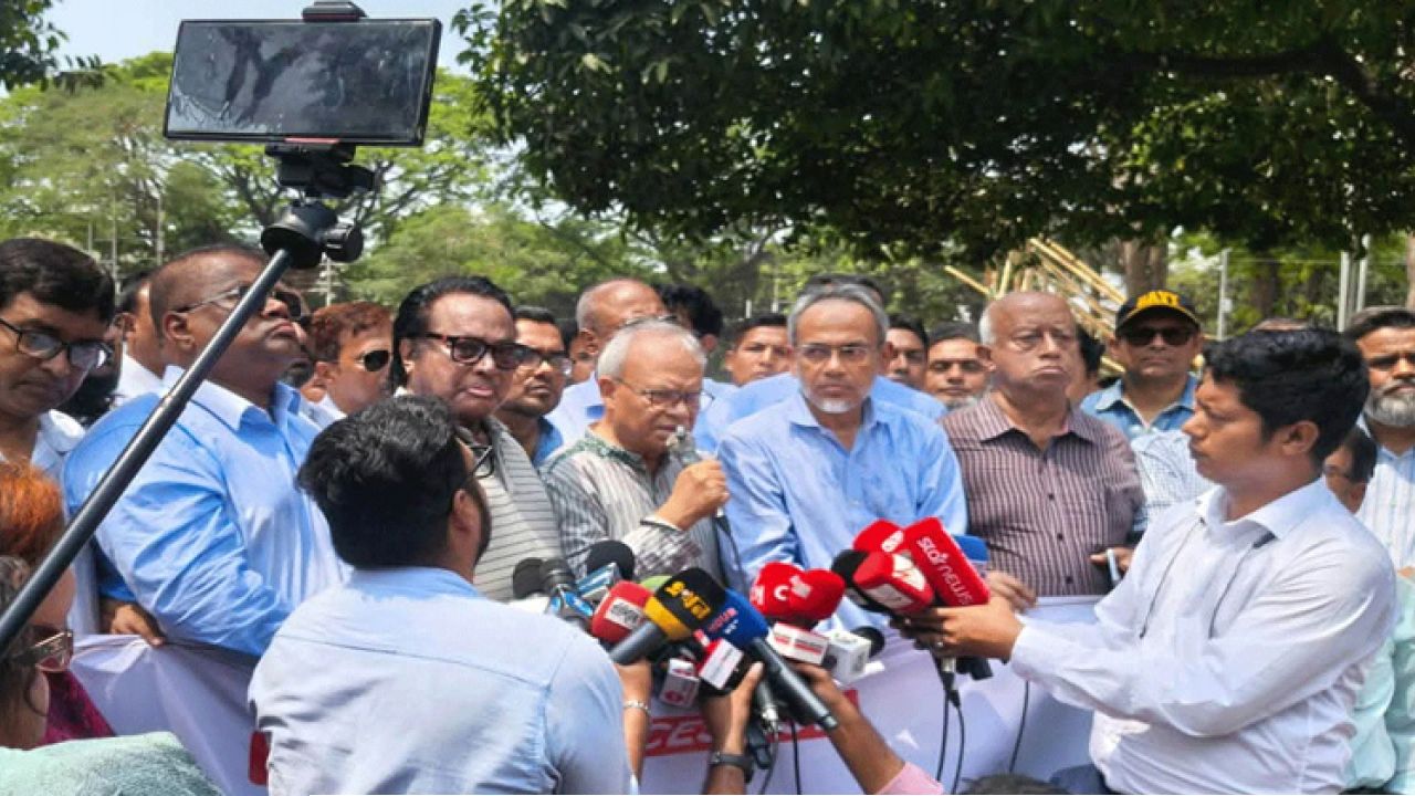 টিকাবিরোধী অপপ্রচার ও কুসংস্কারের কারনে হামের ঝুঁকি বেড়েছে : রিজভী