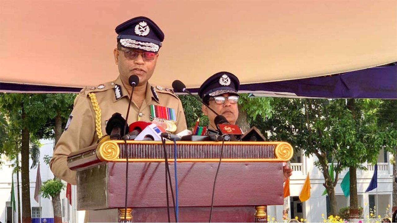 জনগণের নিরাপত্তা নিশ্চিত করা পুলিশের প্রধান দায়িত্ব: রাজশাহীতে আইজিপি