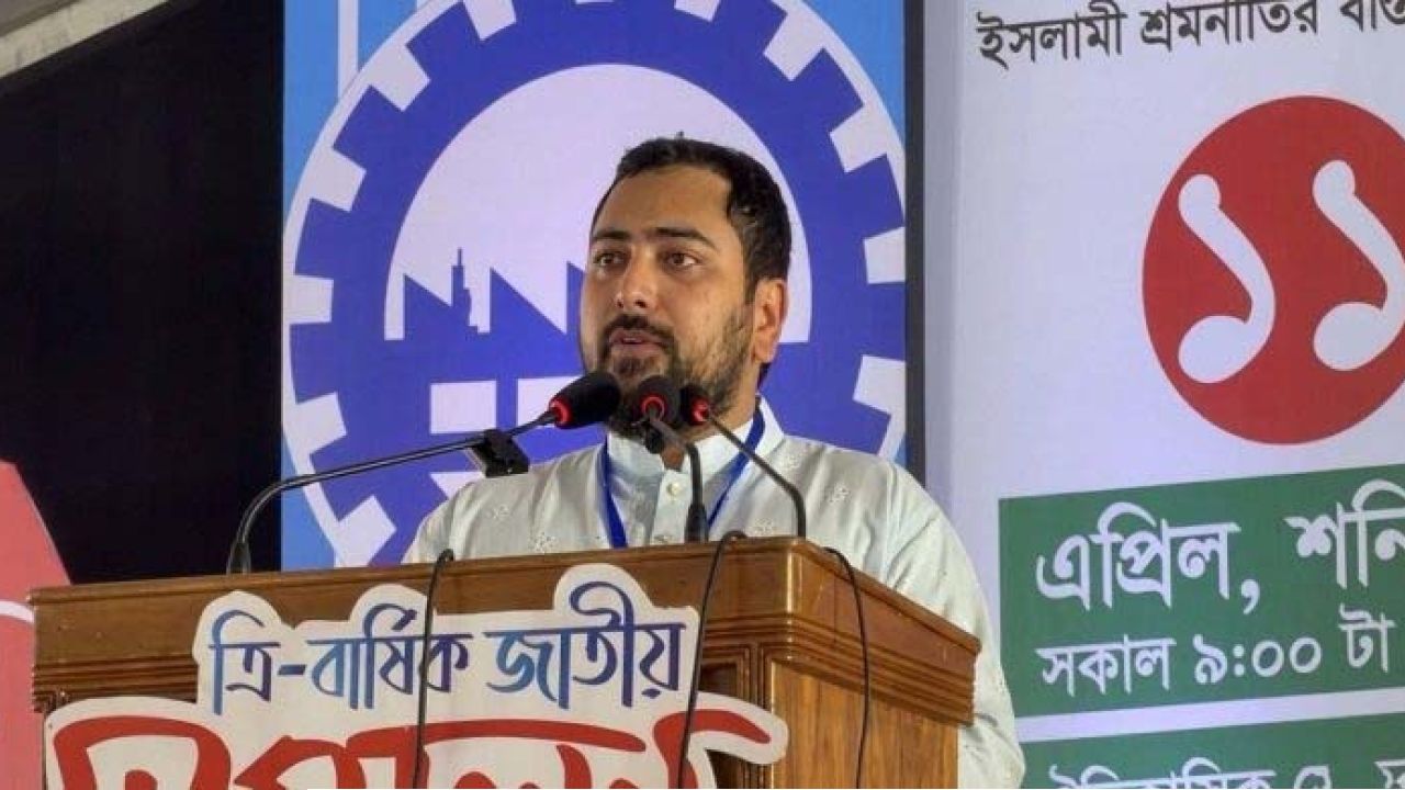 ক্ষমতায় এসে জনগণের রক্তের কথা ভুলে গেছে সরকার : নাহিদ