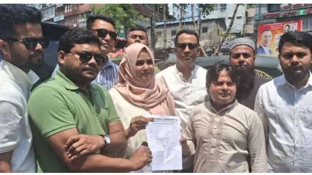 বিএনপির সংরক্ষিত নারী আসনে মনোনয়ন ফরম তুললেন ‘মায়ের ডাক’র লাবনী