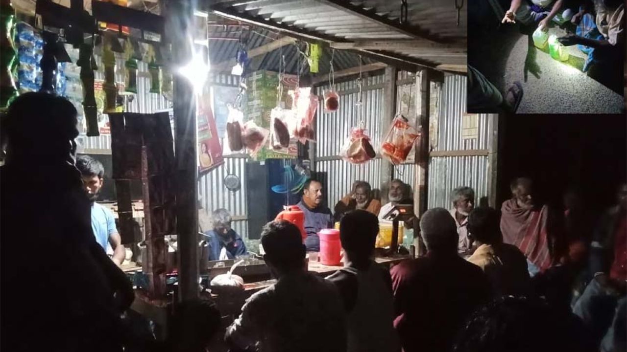 ঝিনাইগাতীতে গভীর রাতে বন্য হাতি হানা, তাড়াতে ছুটে গেলেন সাবেক চেয়ারম্যান