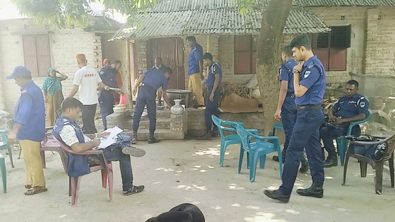 কুষ্টিয়ায় পীরকে পিটিয়ে হত্যা: ২৪ ঘণ্টাও হয়নি মামলা, এলাকায় থমথমে পরিস্থিতি