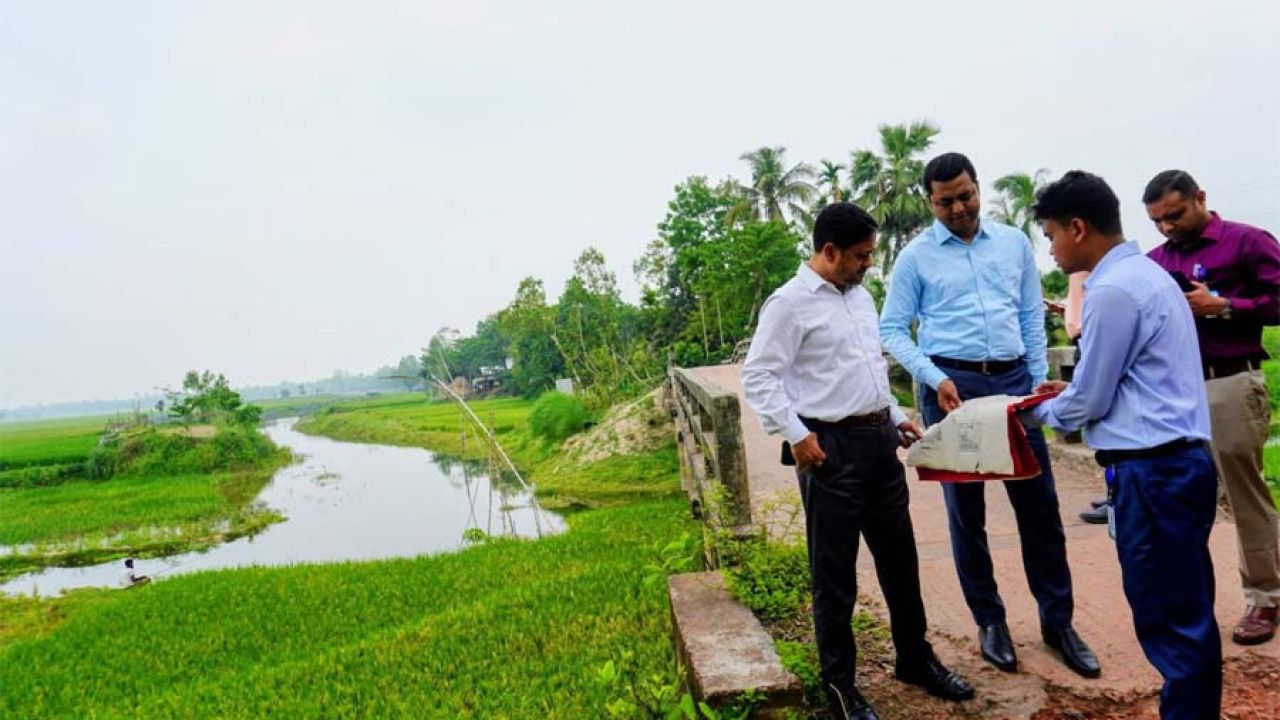 শেরপুরে খাল খনন কর্মসূচির অগ্রগতি পরিদর্শন