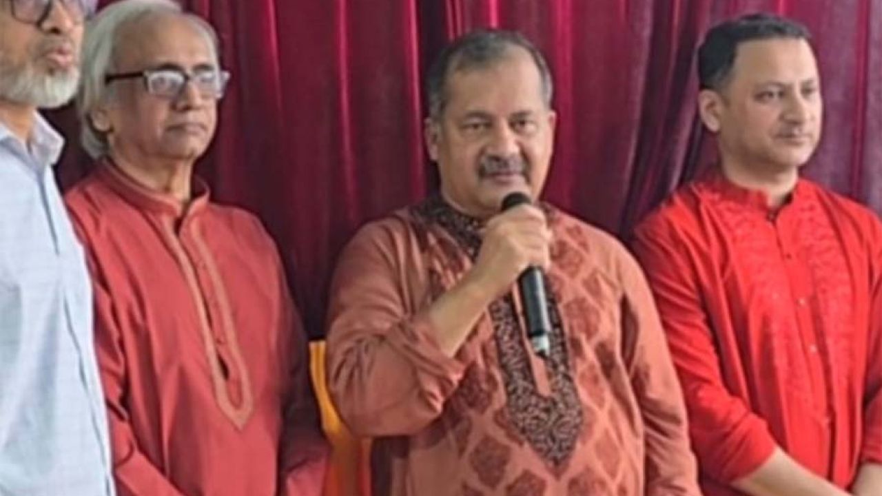 সরকার নতুন উদ্দীপনায় দেশ গড়ার কাজ শুরু করেছে : তথ্যমন্ত্রী