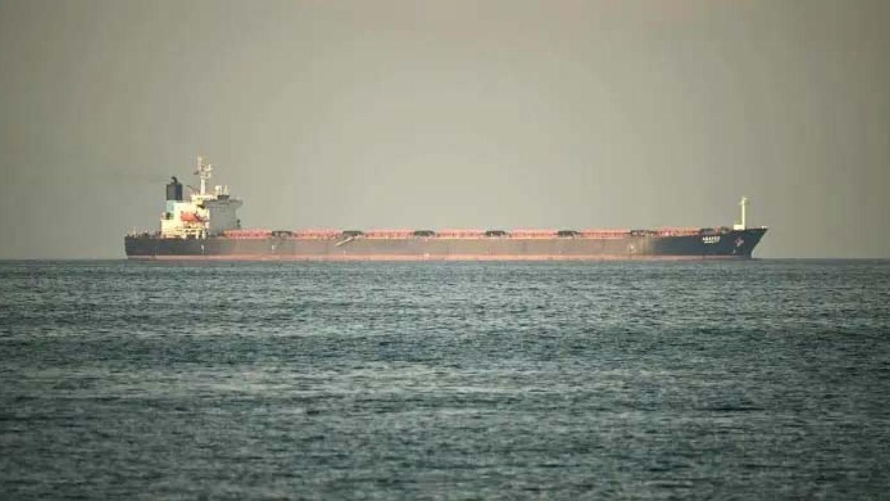 ট্রাম্পের হুমকির পর হরমুজ পার হয়েছে ২০ জাহাজ