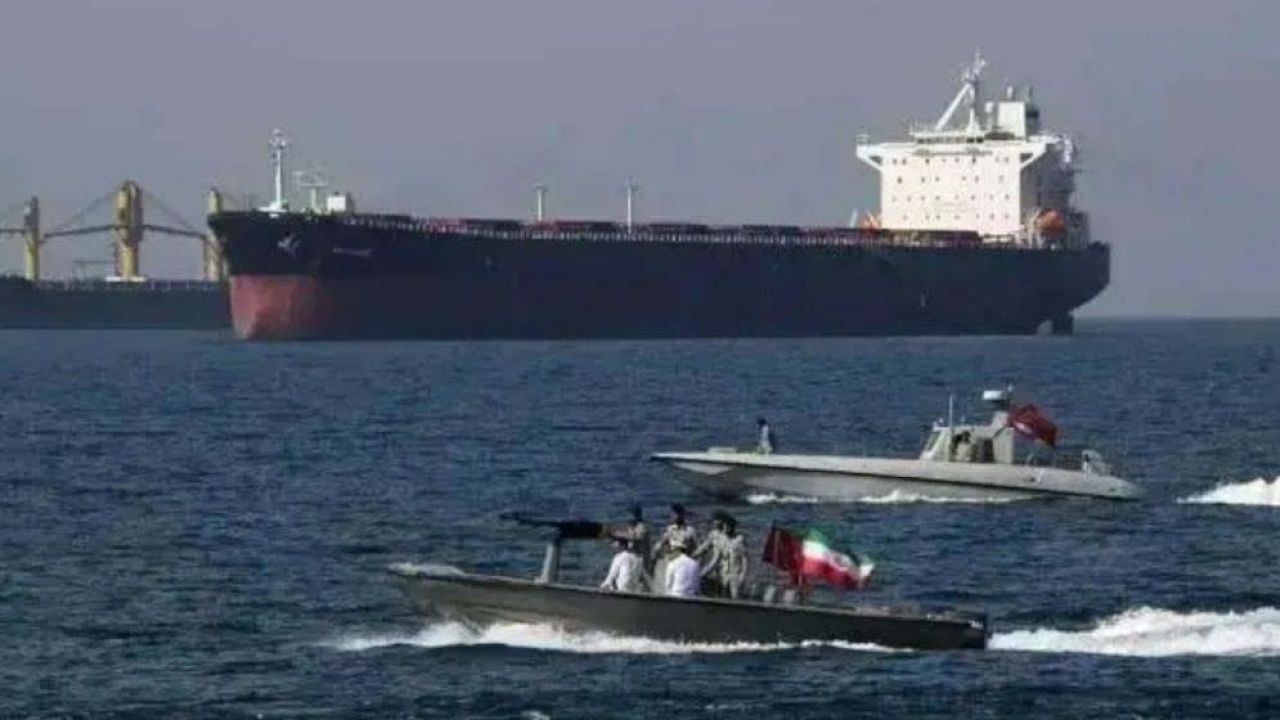 ফের হরমুজ প্রণালি বন্ধ করল ইরান