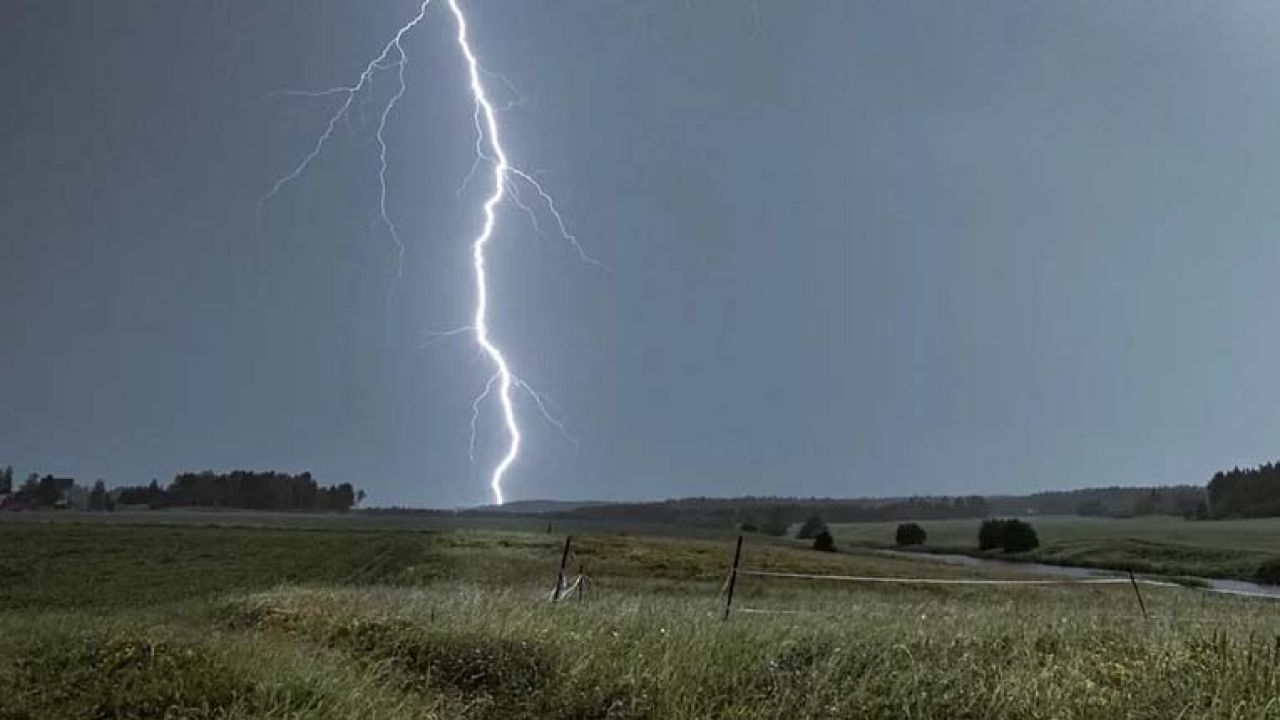নেত্রকোনায় বজ্রপাতে কৃষকের মৃত্যু