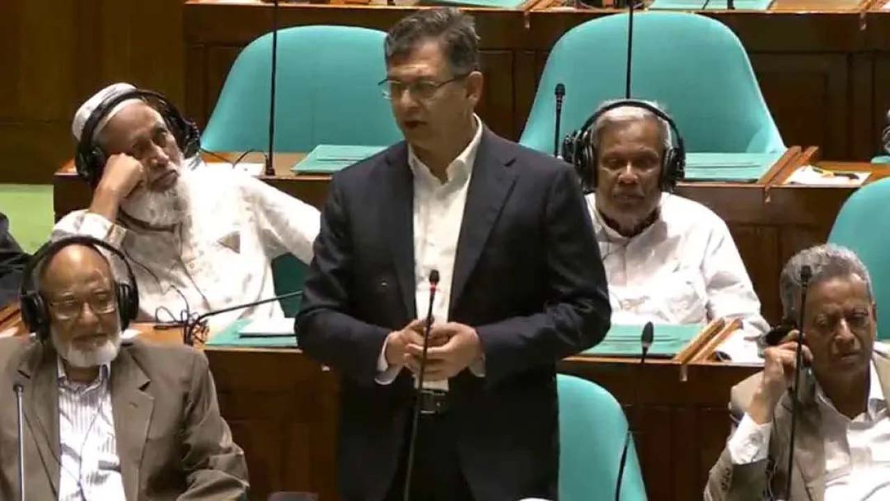 জ্বালানি সংকট নেই, পাচার ও অপচয় রোধে মূল্য বৃদ্ধি