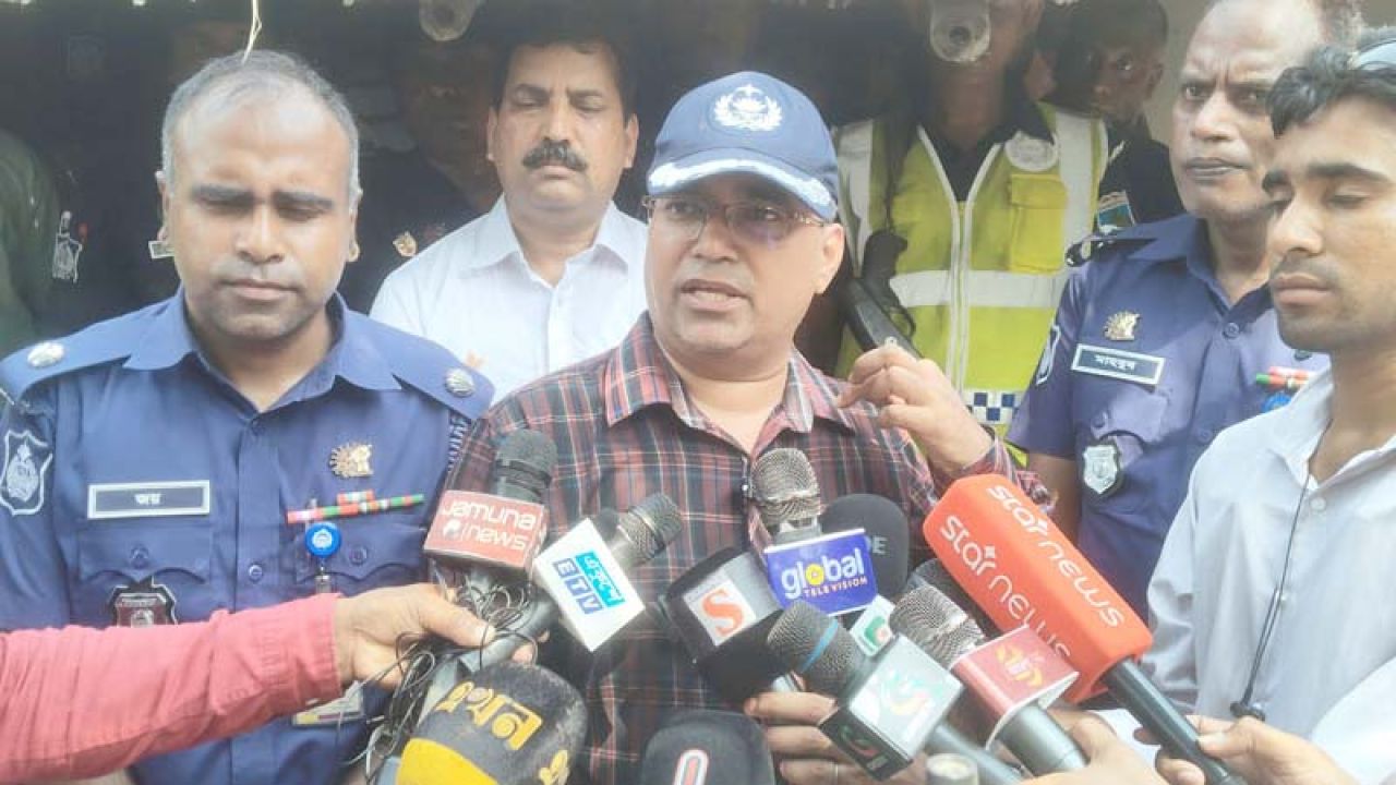 ডাকাতি নয়, জমিজমা সংক্রান্ত বিরোধে নওগাঁয় চার খুন : পুলিশ সুপার