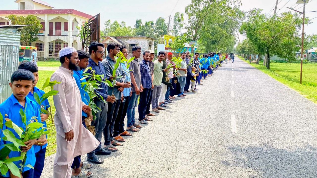 শেরপুরে বিশ্ব পৃথিবী দিবস উপলক্ষে শিশুদের ব্যতিক্রমী বৃক্ষরোপণ 