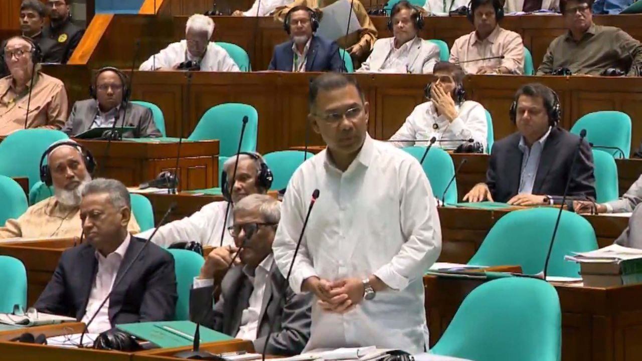 পুলিশ-অ্যাম্বুলেন্সে তেল সংকট নেই, টহল স্বাভাবিক থাকবে: প্রধানমন্ত্রী