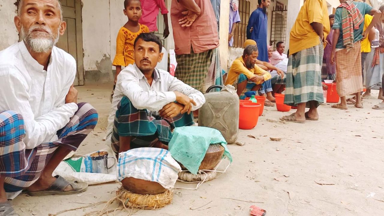 শেরপুরের মহিষ দুধের টক দই ঘ্রাণে-স্বাদে সেরা