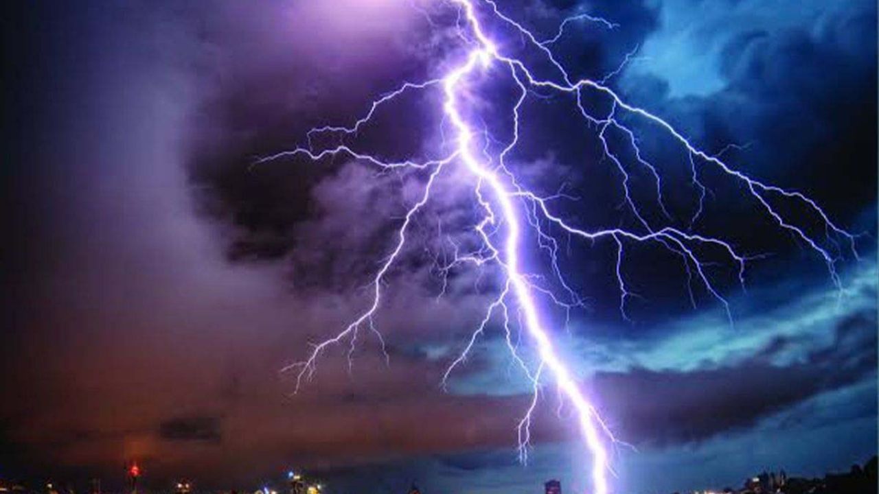 জামালপুরে পৃথক স্থানে বজ্রপাতে দুইজনের মৃত্যু