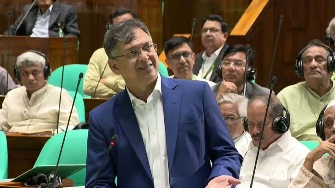 বিএনপি জুলাই সনদ থেকে সরে যায়নি, আঁকড়ে ধরেছে: সংসদে স্বরাষ্ট্রমন্ত্রী