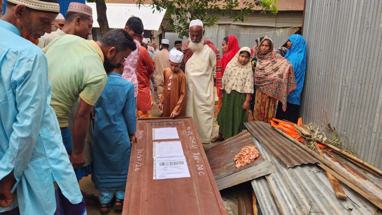১১ দিন পর দেশে এলো ঝিনাইগাতীর প্রবাসী শ্রমিকের লাশ, দাফন সম্পন্ন