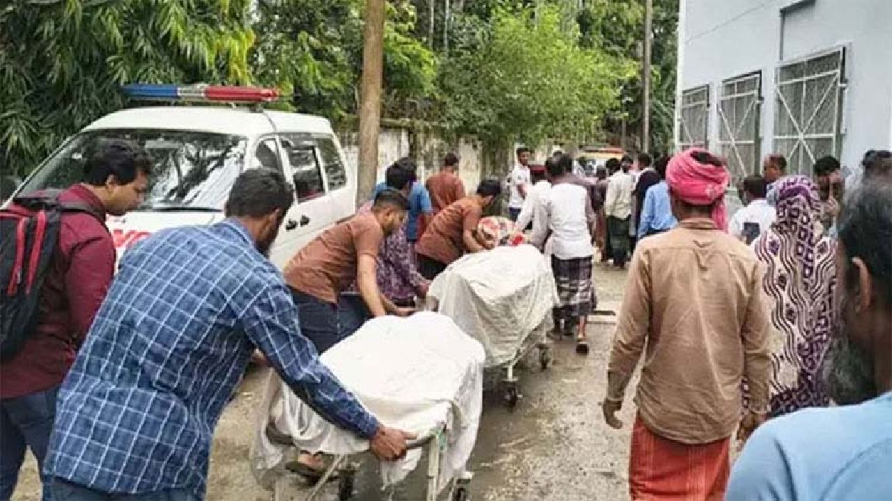 সিলেটে ট্রাক-পিকআপ সংঘর্ষে ৮ নির্মাণ শ্রমিক নিহত