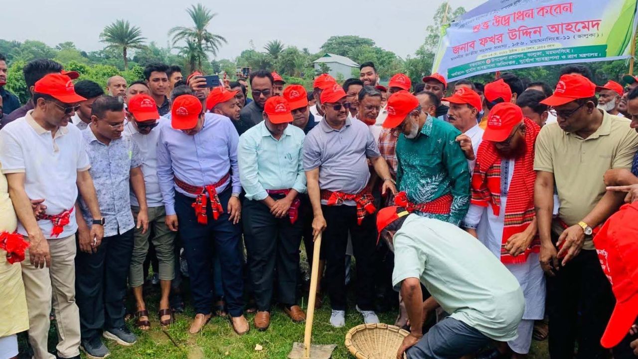 ভালুকায় ‘বাঁকাখাল’ খনন কাজের উদ্বোধন