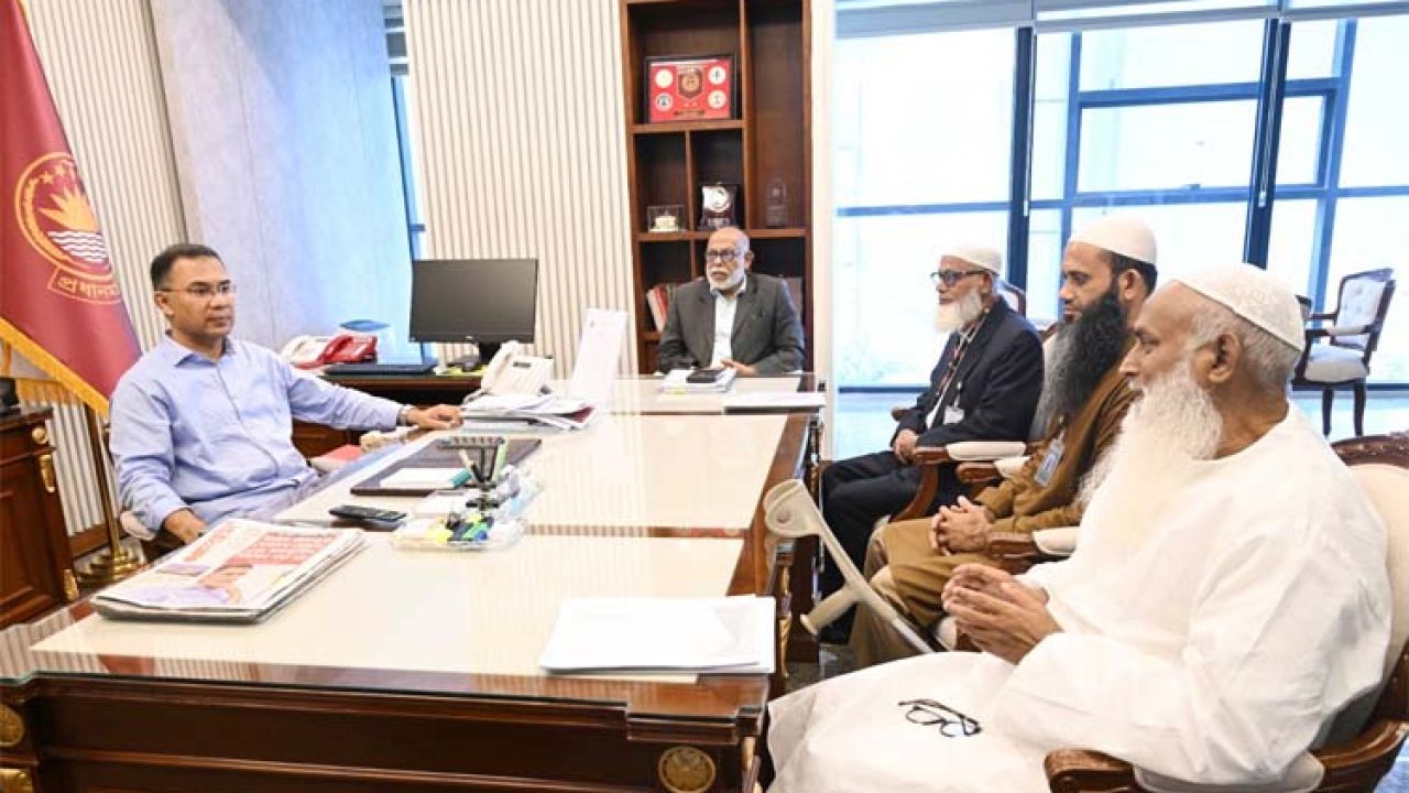 প্রধানমন্ত্রীর সঙ্গে ওয়াকফ প্রশাসকের সাক্ষাৎ