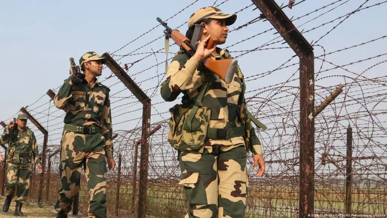 দুই বাংলাদেশিকে হত্যার কথা স্বীকার করলো বিএসএফ