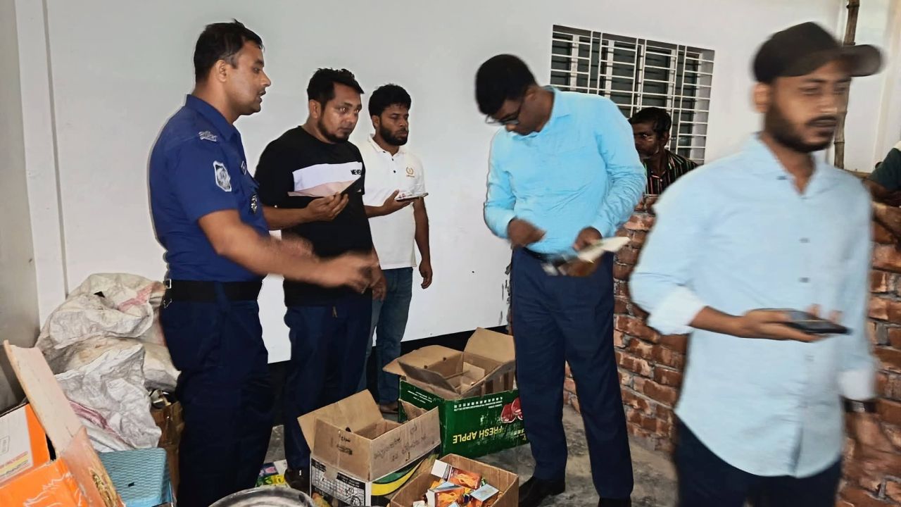 ঈশ্বরগঞ্জে নকল ওষুধ কারখানায় এনএসআই'র অভিযানে কারখানা সিলগালা, জরিমানা
