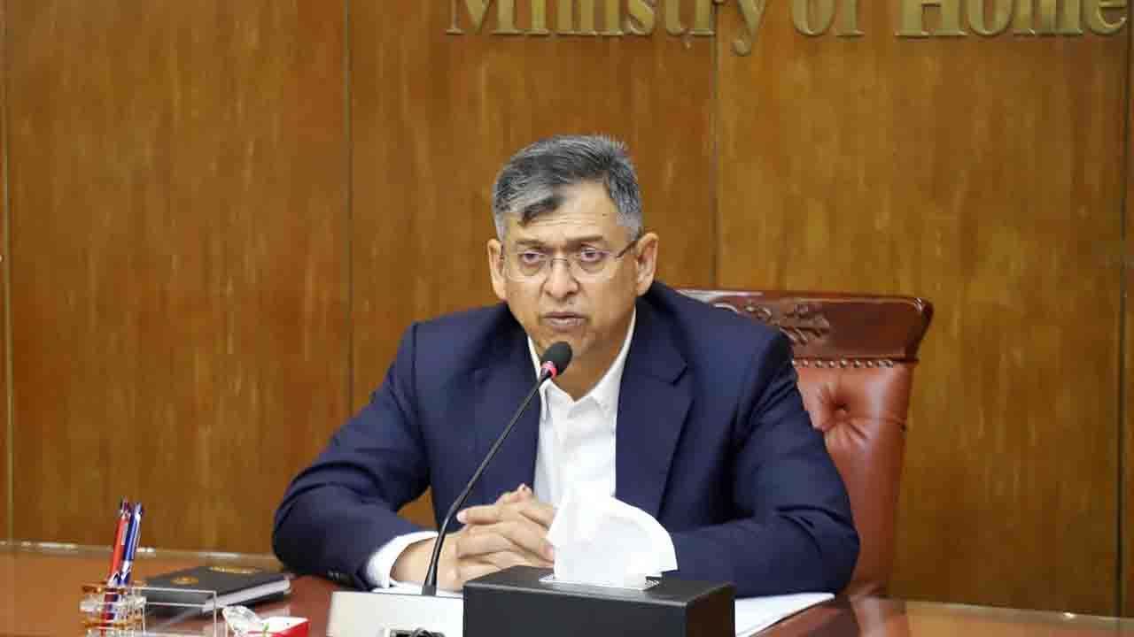 ভারতীয় সীমান্তে কাঁটাতারের বেড়া তাদের অভ্যন্তরীণ বিষয়, সতর্ক বিজিবি