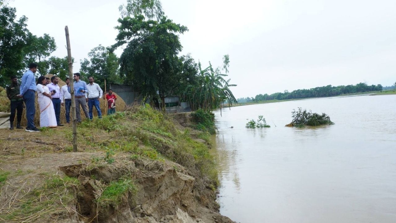 ভোগাই নদীর ভাঙন এবং প্রাথমিক বিদ্যালয় পরিদর্শন
