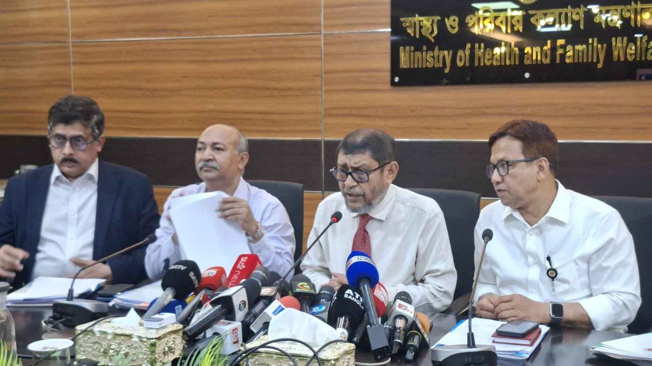 আদ্-দ্বীনে ৬ শিশুর মৃত্যু: সর্বোচ্চ শাস্তির ঘোষণা স্বাস্থ্যমন্ত্রীর