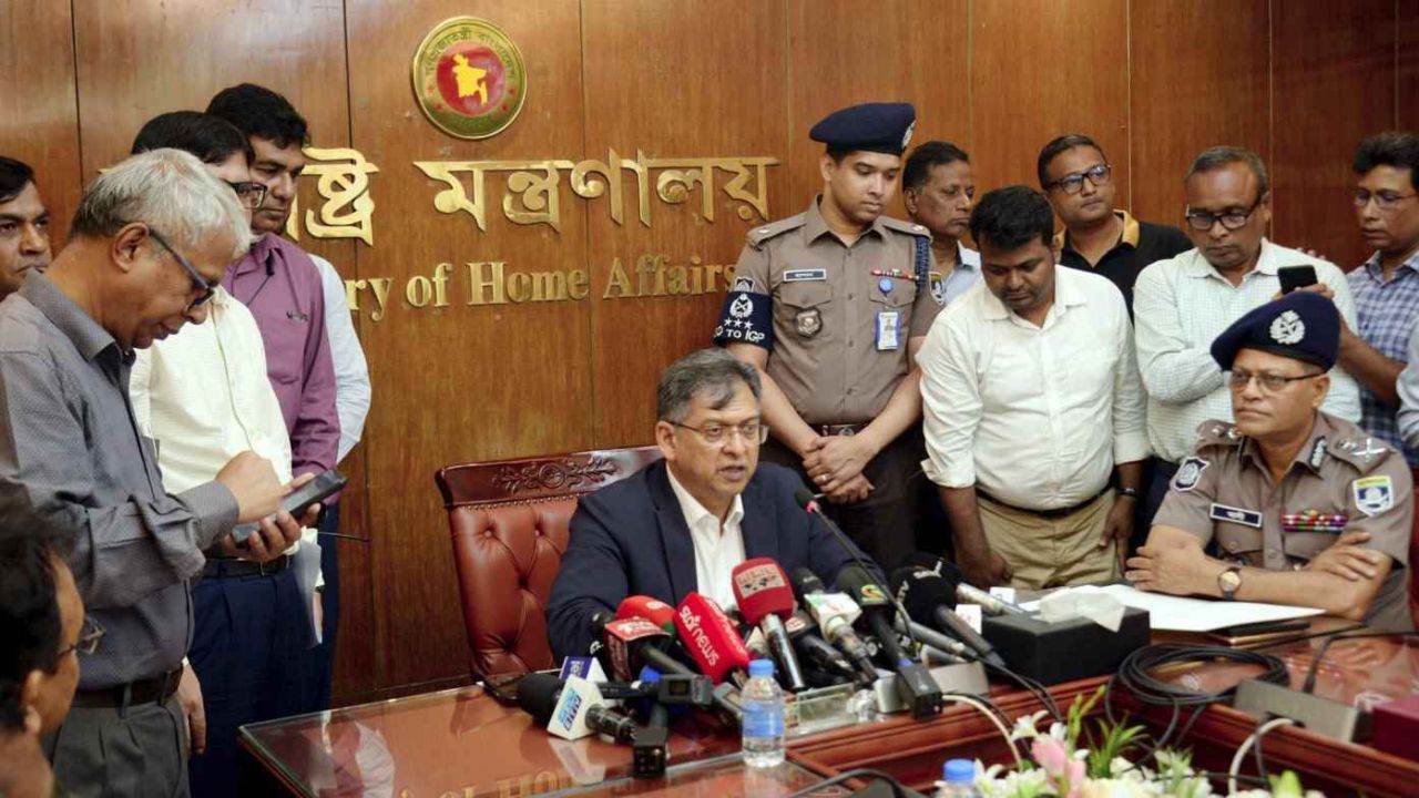 নৈতিক মনোবল বাড়িয়ে পুলিশকে আরও জনবান্ধব করা হচ্ছে: স্বরাষ্ট্রমন্ত্রী