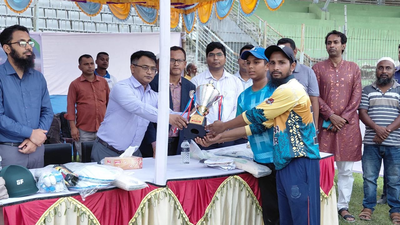 জামালপুরের জেলা ক্রীড়া অফিসের আয়োজনে টি ১০ ক্রিকেট প্রতিযোগিতা অনুষ্ঠিত