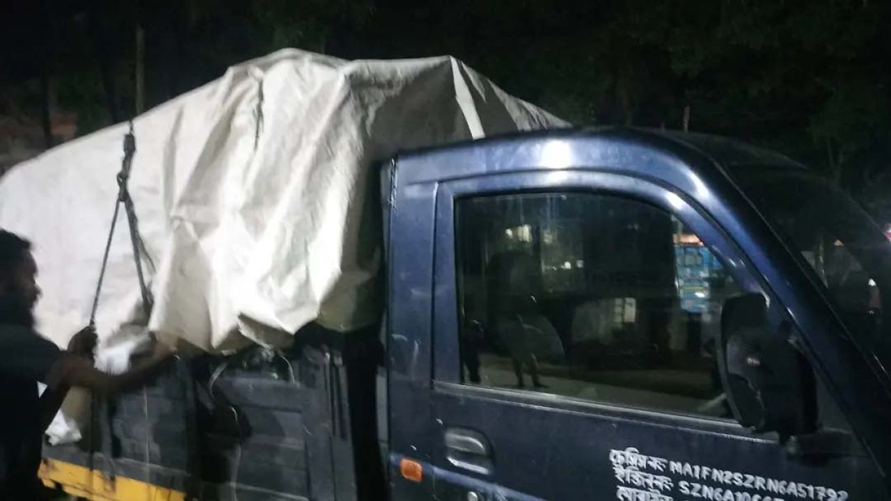 ত্রিশালে সরকারি বইসহ পিকআপ চালক আটক, পলাতক মাদরাসা সুপার