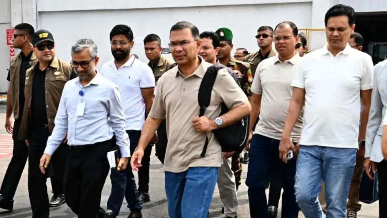 মৌলভীবাজারের পথে প্রধানমন্ত্রী
