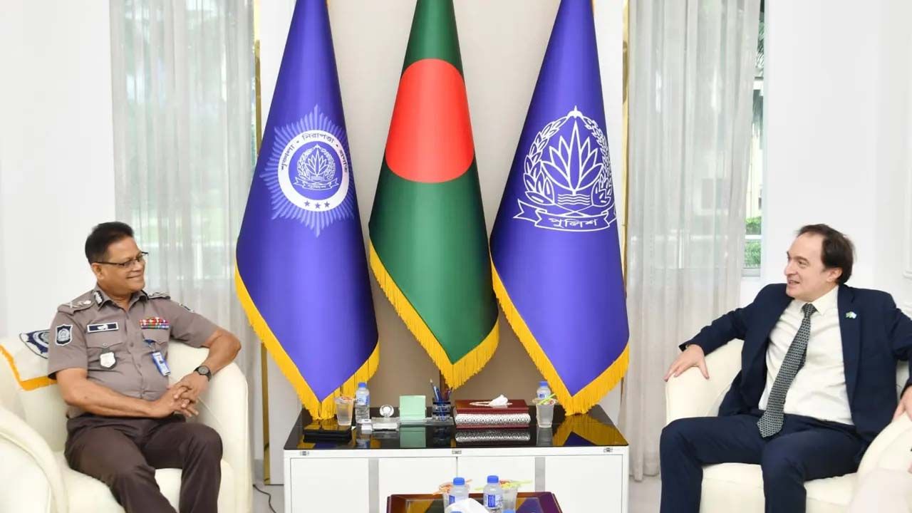 বাংলাদেশি ‘ফুটবলপ্রেমীদের’ নিয়ে পরিকল্পনা জানালেন আর্জেন্টিনার রাষ্ট্রদূত