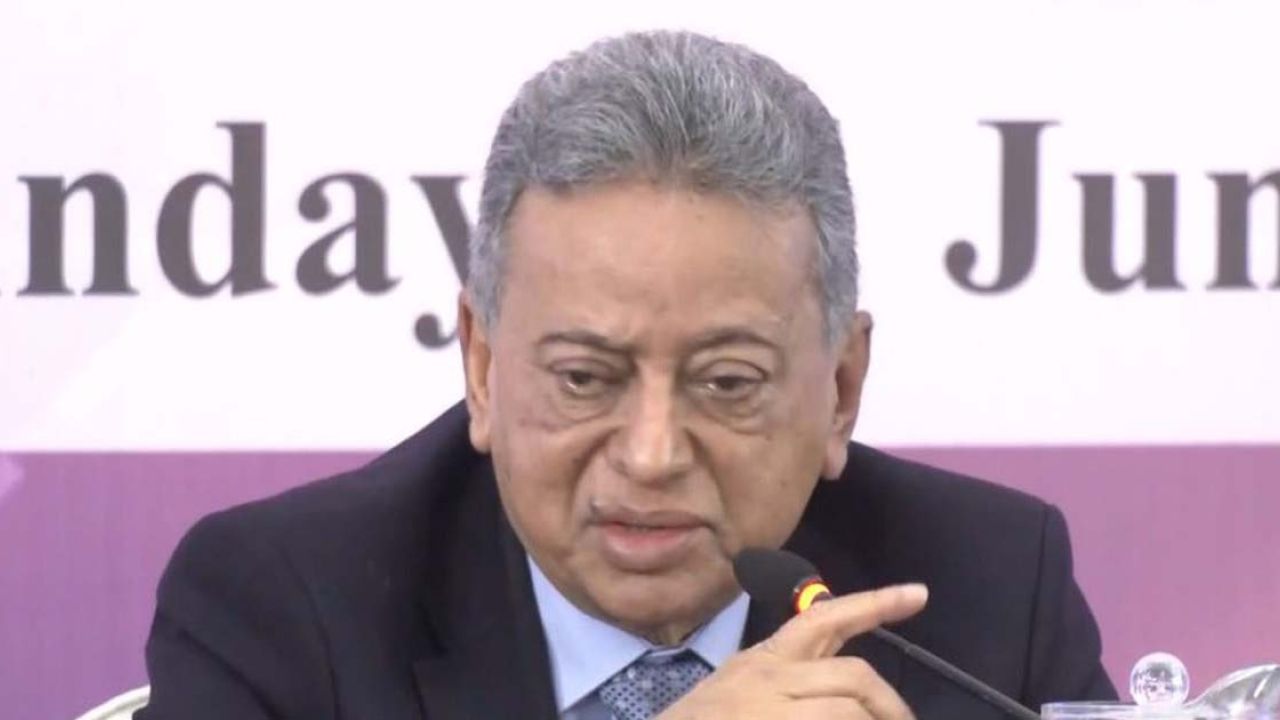 ব্যাংক ঋণ নেওয়ার প্রবণতা থেকে বেরিয়ে আসতে চায় সরকার: অর্থমন্ত্রী