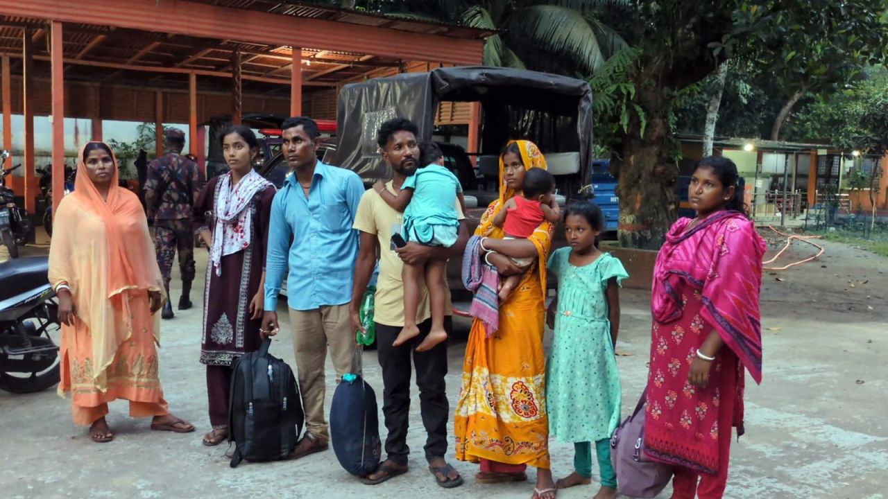 শেরপুর সীমান্তে অবৈধ ভাবে ভারতে যাওয়ার চেষ্টা, ৯ বাংলাদেশি আটক