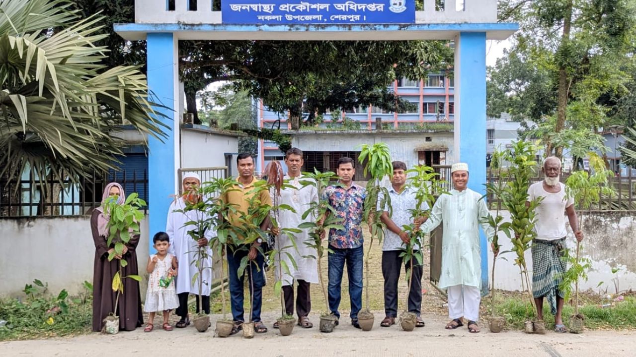 পরিবেশ রক্ষায় নকলায় জনস্বাস্থ্য প্রকৌশল বিভাগের বৃক্ষরোপণ