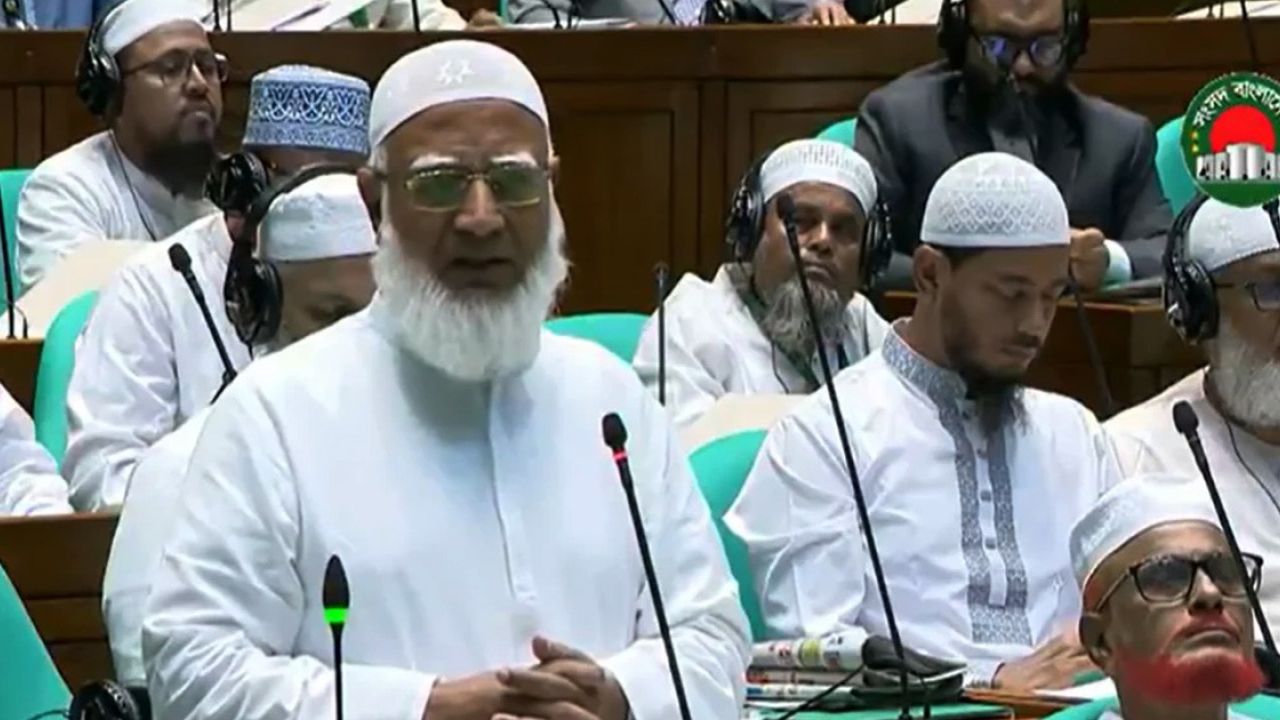 পাচার হওয়া অর্থ ফিরিয়ে আনতে জোরালো উদ্যোগ নিতে হবে : সংসদে বিরোধীদলীয় নেতা