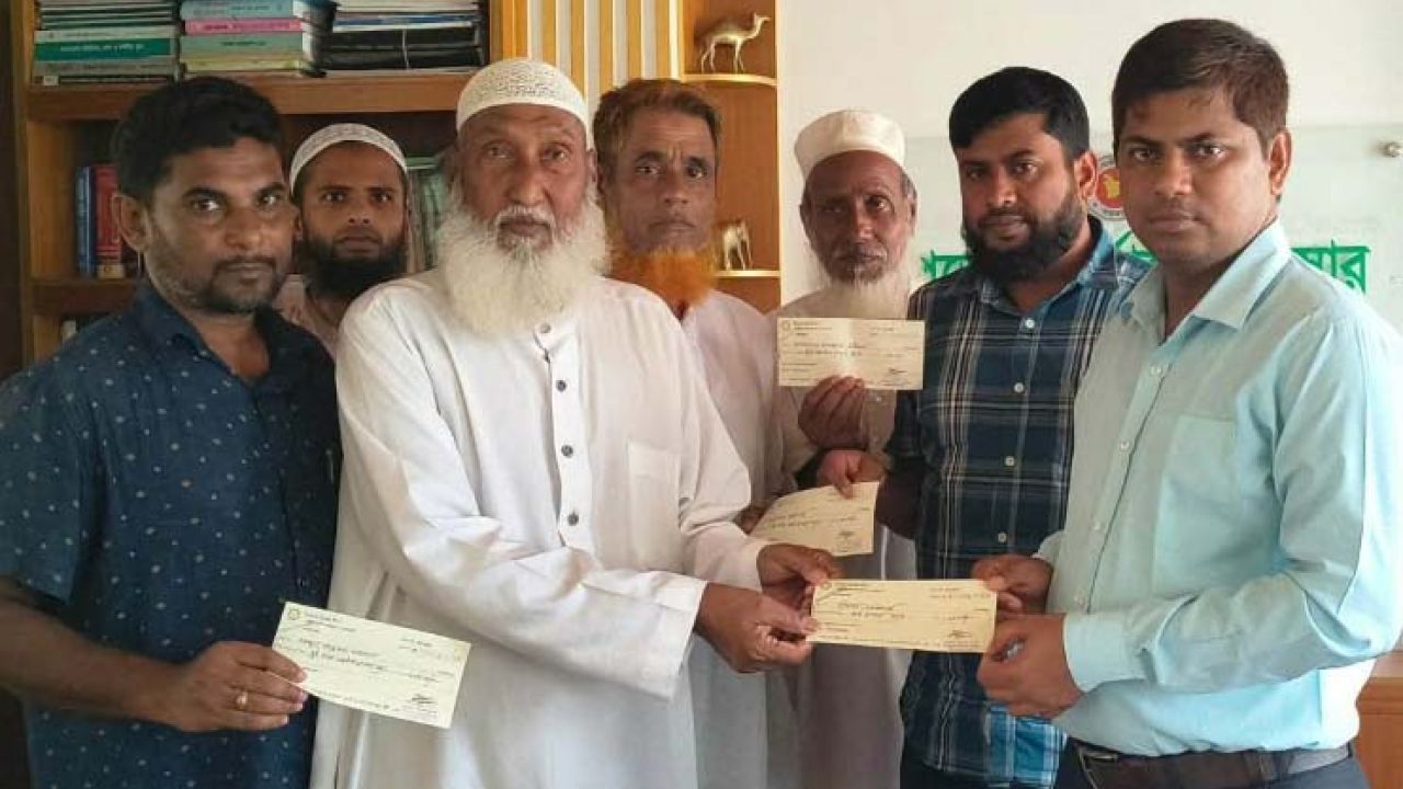 নালিতাবাড়ীর ৫ এতিমখানায় ৭ লাখ ৩২ হাজার টাকার অনুদানের চেক বিতরণ