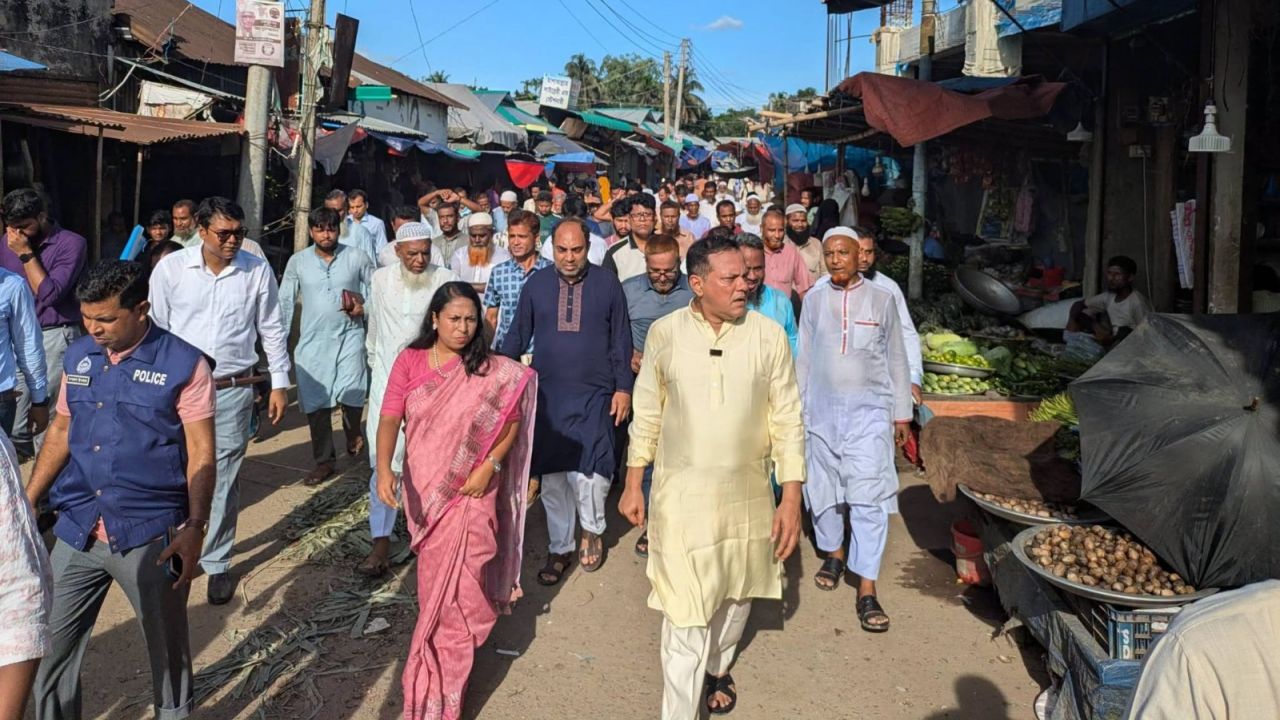 ঝিনাইগাতী বাজার পরিদর্শন করলেন সংসদ সদস্য রুবেল