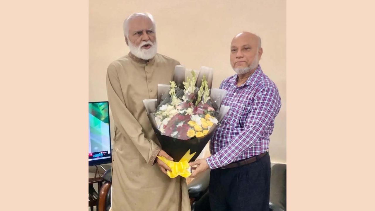 বাকৃবি ভাইস-চ্যান্সেলরের সঙ্গে দুর্যোগ ব্যবস্থাপনা ও ত্রাণ প্রতিমন্ত্রী, কাজের অঙ্গিকার