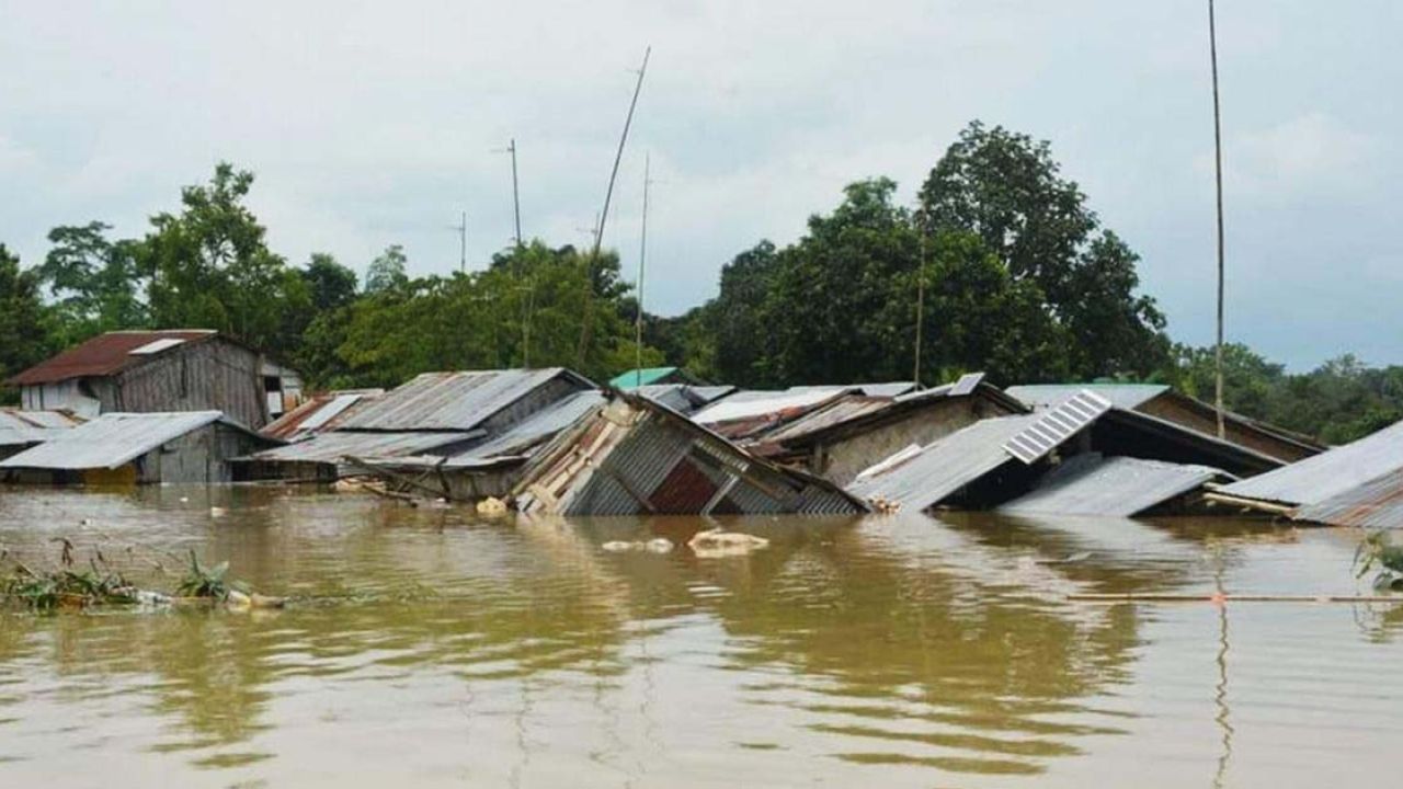 বন্যার কবলে পড়তে পারে ১৬ জেলা