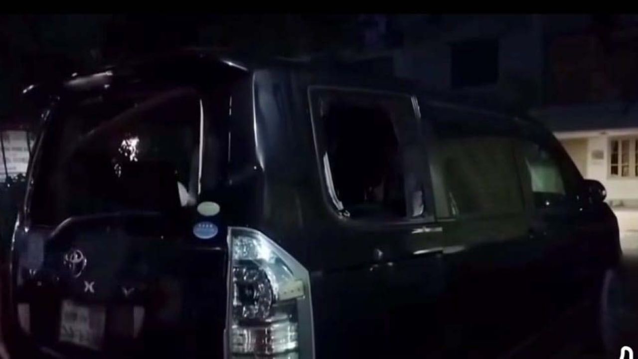 ইসলামপুরে বিএনপির দুই গ্রুপের সংঘর্ষে বাবু এমপির গাড়ি ভাঙচুর