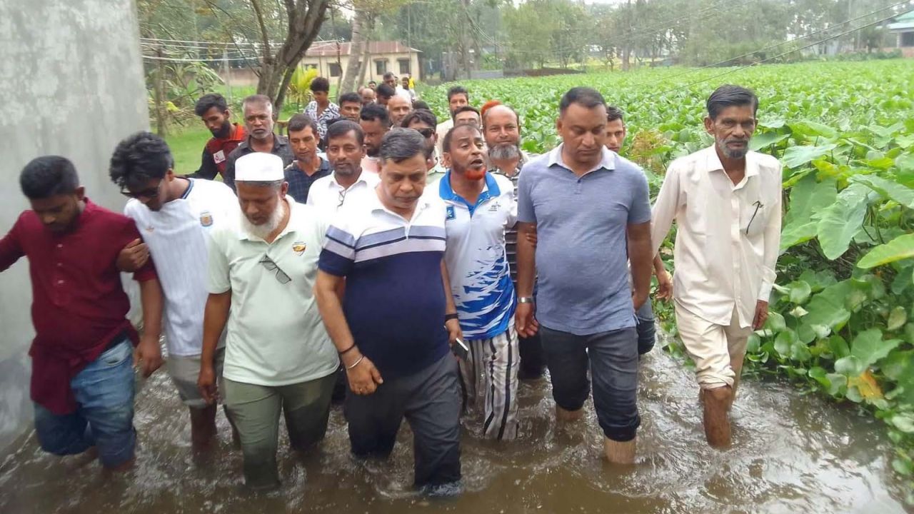 জামালপুরে জলাবদ্ধতাপূর্ণ এলাকা পরিদর্শন করলেন ওয়ারেস আলী মামুন এমপি 