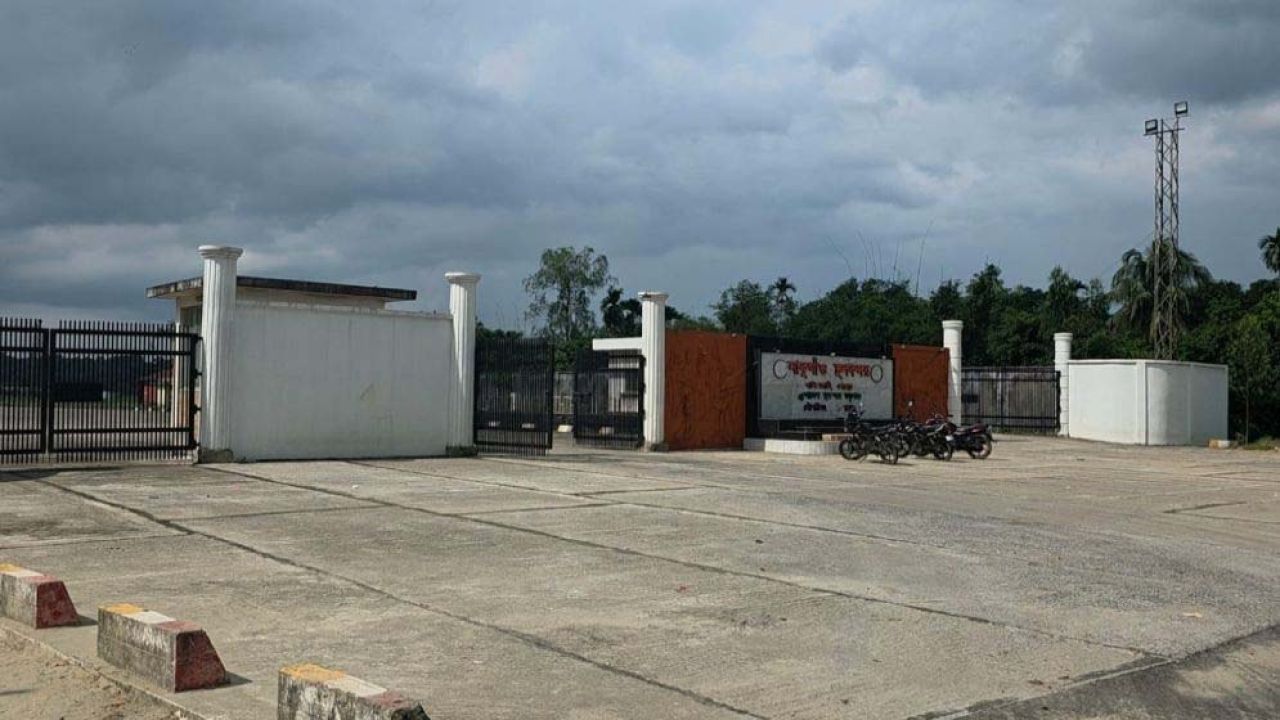 নাকুগাঁও স্থলবন্দরে এক মাস ধরে আমদানি-রপ্তানি বন্ধ