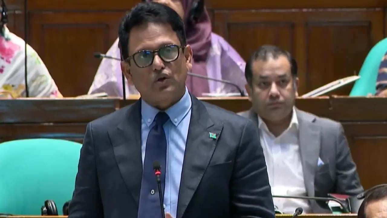 শিক্ষার্থীদের পড়ার টেবিলে ফিরে যাওয়ার আহ্বান, প্রয়োজনে ফের পরীক্ষা : সংসদে শিক্ষামন্ত্রী
