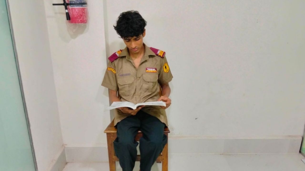 বিকেলে বাবার দাফন, রাতে এটিএম বুথে ডিউটি, সকালে এইচএসসি পরীক্ষা