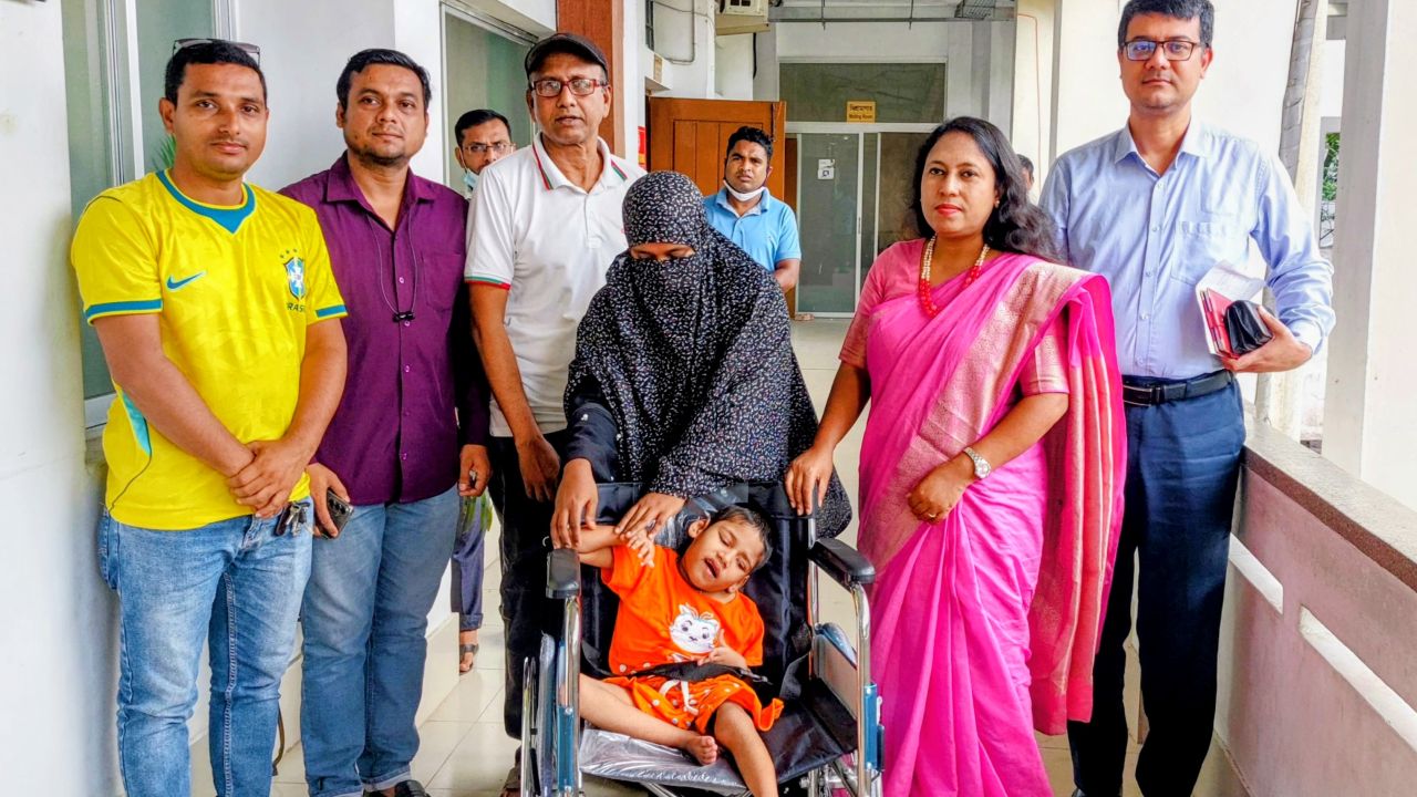 শেরপুরে গণশুনানিতে প্রতিবন্ধী শিশু মানসুরা পেলেন হুইল‌ চেয়ার