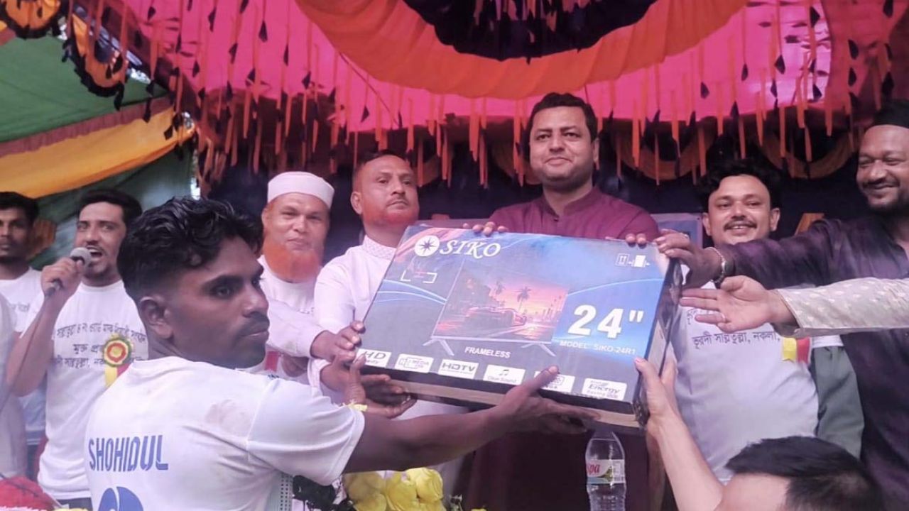 মাদকবিরোধী বার্তা ছড়িয়ে নকলায় জমকালো মিনি ফুটবল ফাইনাল