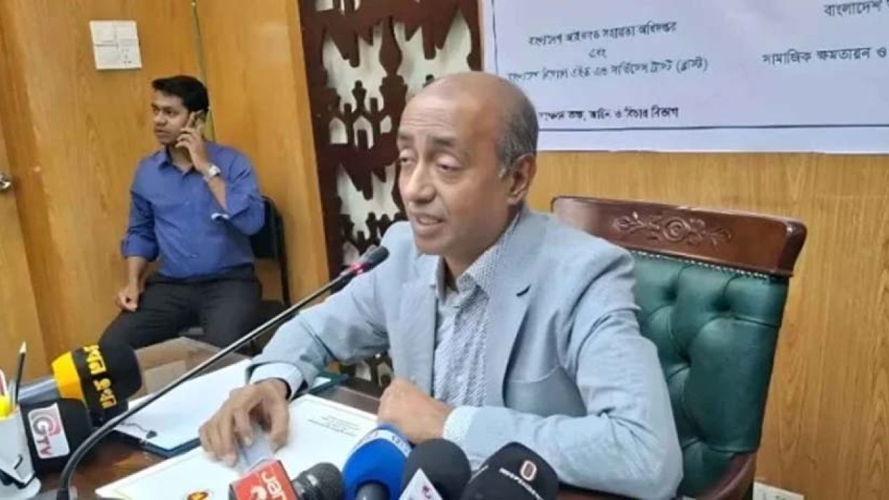 শেখ হাসিনা ফিরলে আইন অনুযায়ী ব্যবস্থা নেওয়া হবে : আইনমন্ত্রী
