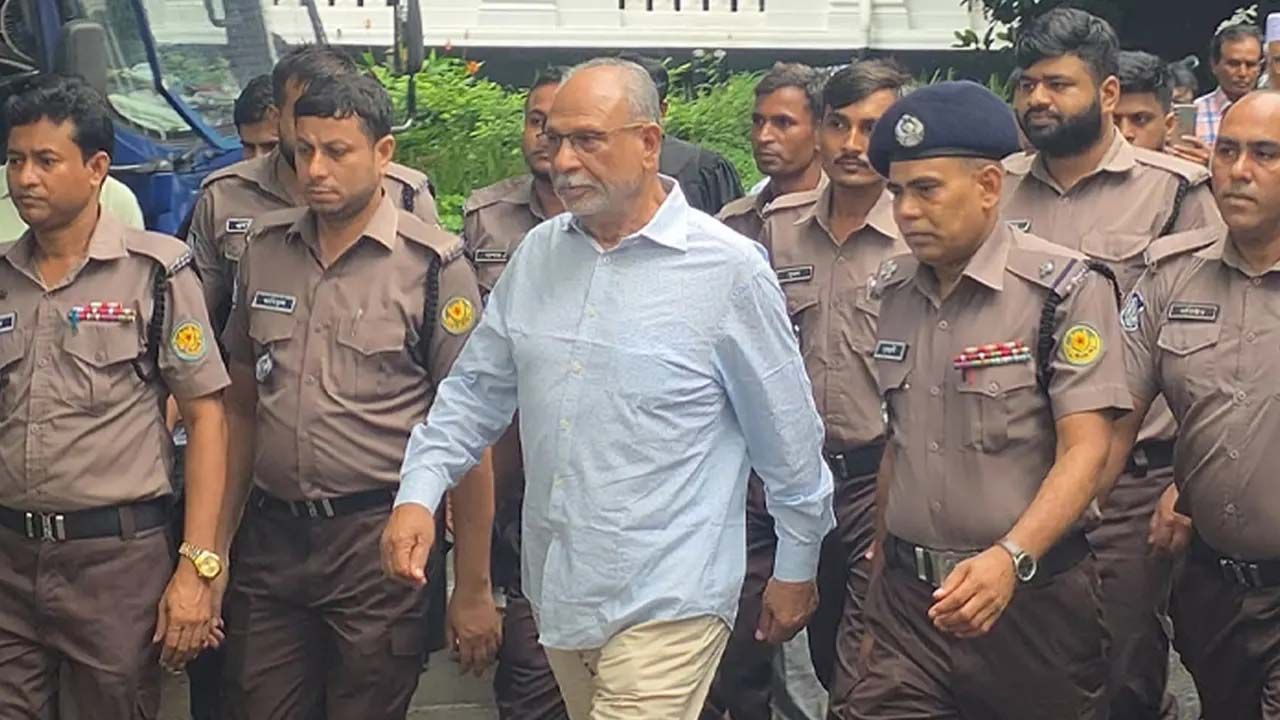 ট্রাইব্যুনালে নিজের ফাঁসি চাইলেন লতিফ সিদ্দিকী
